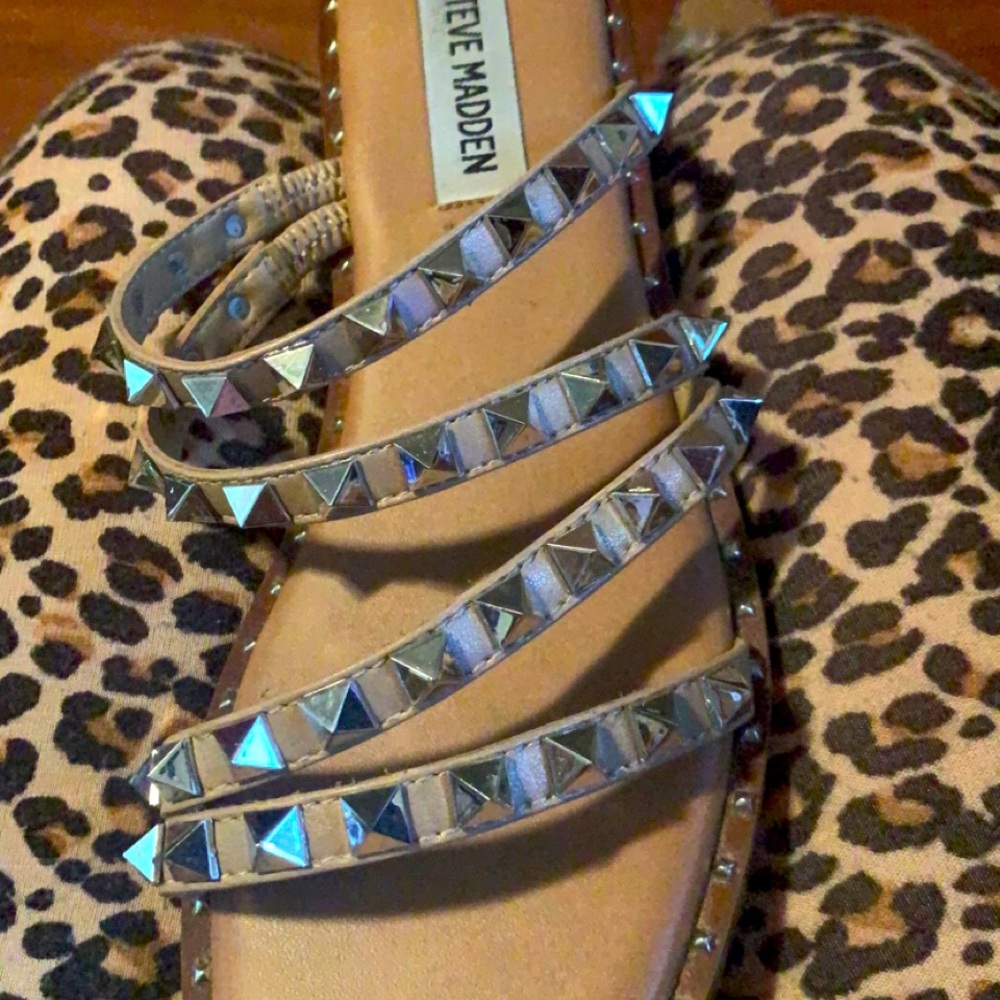 Steve Madden skyler sandals .